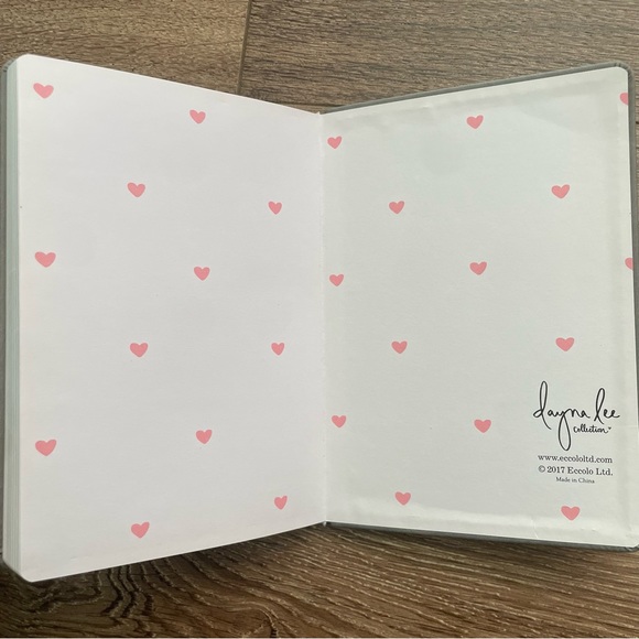 Dayna Lee Notebook “This girl runs on lattes and a dream” - Picture 4 of 4